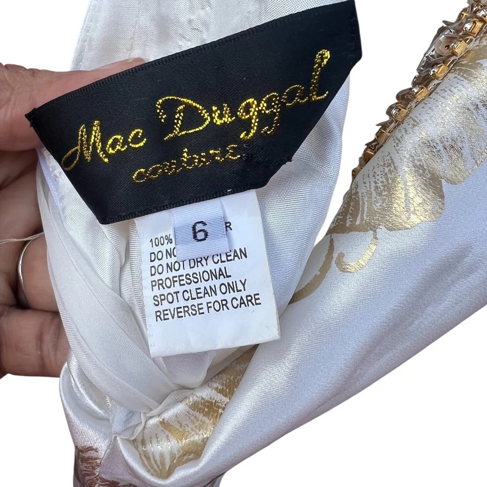 Mac Duggal Couture prom/pageant gown W/a Gold Foil Floral Print & Beaded Bodice